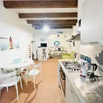 Apartment Gaudi Art