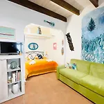 Gaudi Art Apartment Alghero
